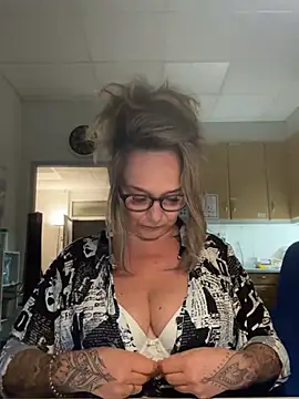 Snapshot of -SweetSandy- chatting on 08/07/26, 11:44 -SweetSandy- online show from 08/07/26, 11:44