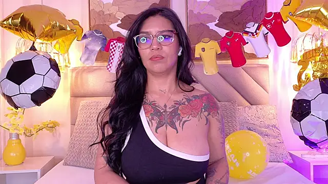 Sharlot18 online show from 06/19/26, 12:33