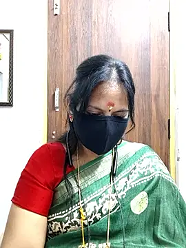 Snapshot of Tamil_white_beauty chatting on 06/19/26, 07:30 Tamil white beauty online show from 06/19/26, 07:30