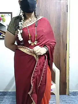 Snapshot of Tamil_white_beauty chatting on 07/08/26, 07:53 Tamil white beauty online show from 07/08/26, 07:53