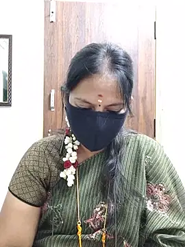 Snapshot of Tamil_white_beauty chatting on 06/21/26, 05:08 Tamil white beauty online show from 06/21/26, 05:08