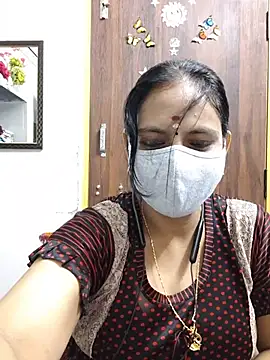 Snapshot of Tamil_white_beauty chatting on 07/21/26, 09:54 Tamil white beauty online show from 07/21/26, 09:54