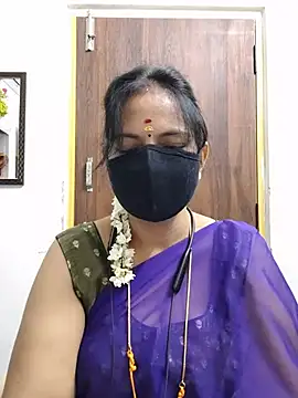 Snapshot of Tamil_white_beauty chatting on 07/11/26, 06:03 Tamil white beauty online show from 07/11/26, 06:03