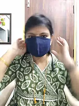 Snapshot of Tamil_white_beauty chatting on 07/03/26, 09:05 Tamil white beauty online show from 07/03/26, 09:05