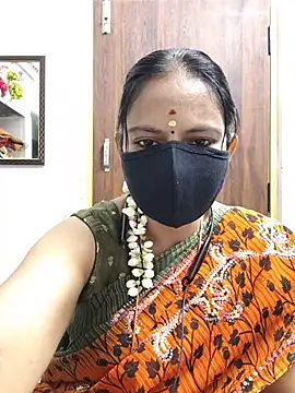 Snapshot of Tamil_white_beauty chatting on 07/13/26, 03:22 Tamil white beauty online show from 07/13/26, 03:22
