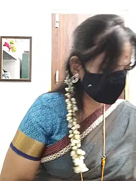 Snapshot of Tamil_white_beauty chatting on 06/29/26, 01:44 Tamil white beauty online show from 06/29/26, 01:44