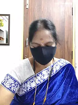 Snapshot of Tamil_white_beauty chatting on 07/12/26, 05:58 Tamil white beauty online show from 07/12/26, 05:58