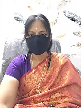 Snapshot of Tamil_white_beauty chatting on 07/29/26, 01:21 Tamil white beauty online show from 07/29/26, 01:21