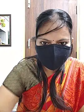 Snapshot of Tamil_white_beauty chatting on 06/18/26, 08:24 Tamil white beauty online show from 06/18/26, 08:24
