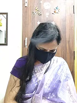 Snapshot of Tamil_white_beauty chatting on 07/20/26, 08:00 Tamil white beauty online show from 07/20/26, 08:00