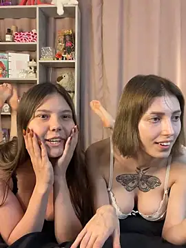 Snapshot of Bratz_Girls chatting on 06/12/26, 11:24 Bratz Girls online show from 06/12/26, 11:24