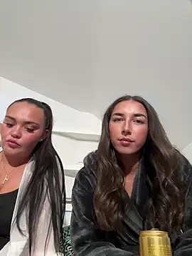 Snapshot of GraceHughesxo chatting on 06/19/26, 09:42 GraceHughesxo online show from 06/19/26, 09:42