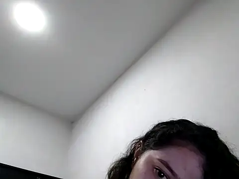 Snapshot of aisha_duque_ chatting on 07/25/26, 11:44 aisha duque online show from 07/25/26, 11:44
