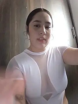 Snapshot of aisha_duque_ chatting on 07/12/26, 10:32 aisha duque online show from 07/12/26, 10:32