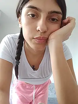 Snapshot of Susy_Doll1 chatting on 07/17/26, 06:49 Susy Doll1 online show from 07/17/26, 06:49