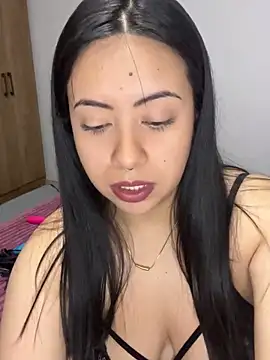 IvyVelvet  online show from 06/18/26, 01:05