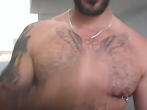 Snapshot of mrbighairychest chatting on 06/16/26, 04:40 mrbighairychest online show from 06/16/26, 04:40