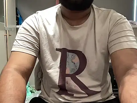 bobgot17cm online show from 07/08/26, 12:39