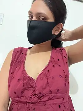 Snapshot of kavyq3791 chatting on 06/19/26, 04:18 kavyq3791 online show from 06/19/26, 04:18