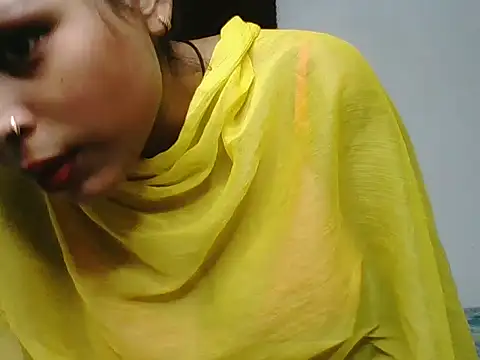 Snapshot of RADHIKA_SINGH8 chatting on 06/19/26, 06:19 RADHIKA SINGH8 online show from 06/19/26, 06:19