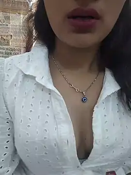 Snapshot of Ritika_jha01 chatting on 07/27/26, 05:25 Ritika jha01 online show from 07/27/26, 05:25