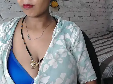 Snapshot of NottyMomo chatting on 06/17/26, 05:12 NottyMomo online show from 06/17/26, 05:12