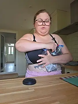 Ivy-Rose-xx online show from 07/19/26, 06:33