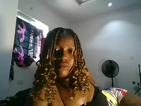 Snapshot of camillasoofine chatting on 06/14/26, 12:17 camillasoofine online show from 06/14/26, 12:17