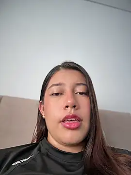 Saracalderon online show from 08/02/26, 01:09