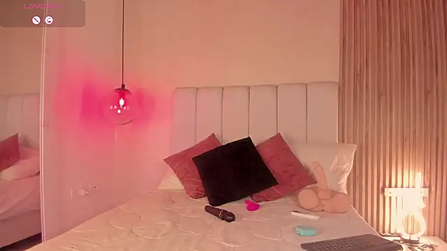 Yourliaaa online show from 07/28/26, 04:31