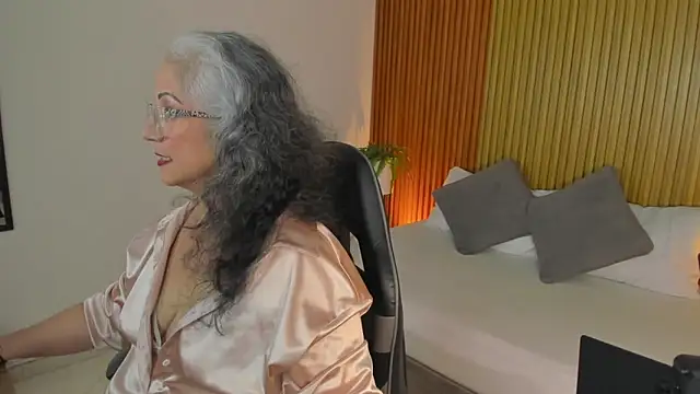 catalina villan online show from 06/30/26, 07:03