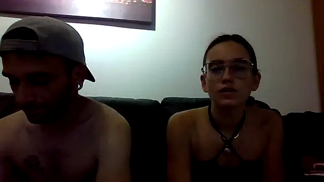 Snapshot of larubiahott chatting on 07/17/26, 08:50 larubiahott online show from 07/17/26, 08:50