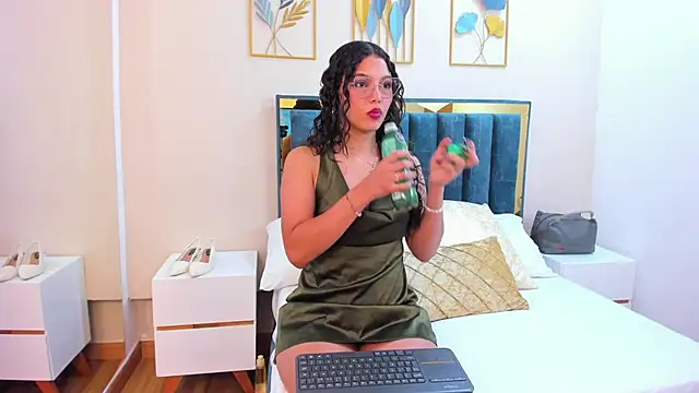 Daliluu online show from 06/20/26, 07:52