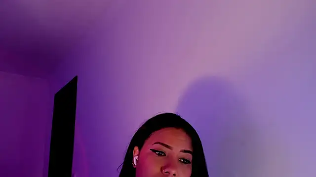 NicolePasqualott online show from 05/25/26, 06:17