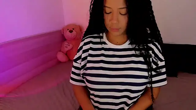 NicolePasqualott online show from 11/18/25, 07:28