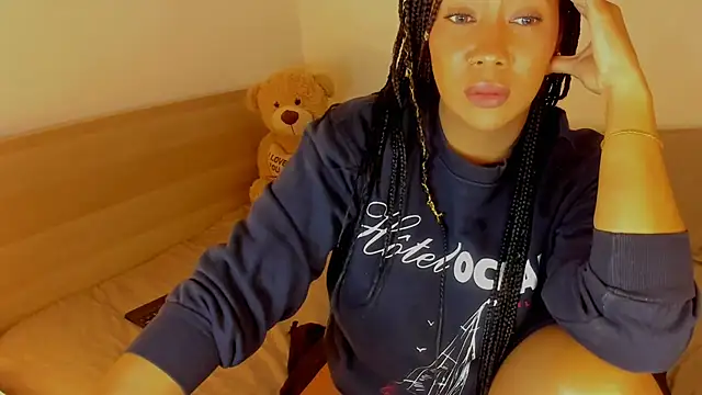 NicolePasqualott online show from 10/29/25, 10:52