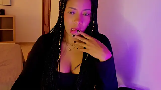 NicolePasqualott online show from 10/15/25, 08:28