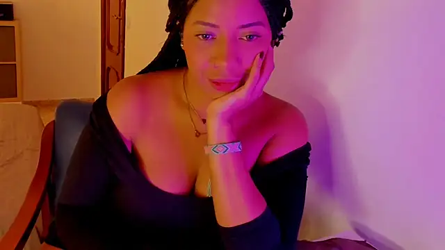 NicolePasqualott online show from 10/18/25, 07:16