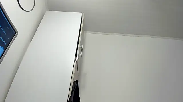 VivieneLuxe online show from 06/25/26, 04:21