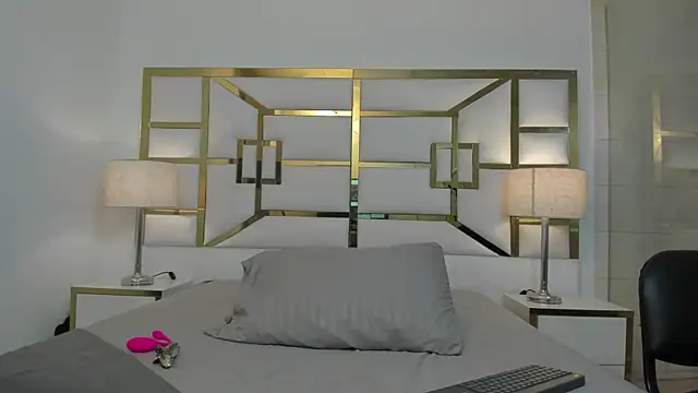 VivieneLuxe online show from 08/08/26, 03:46
