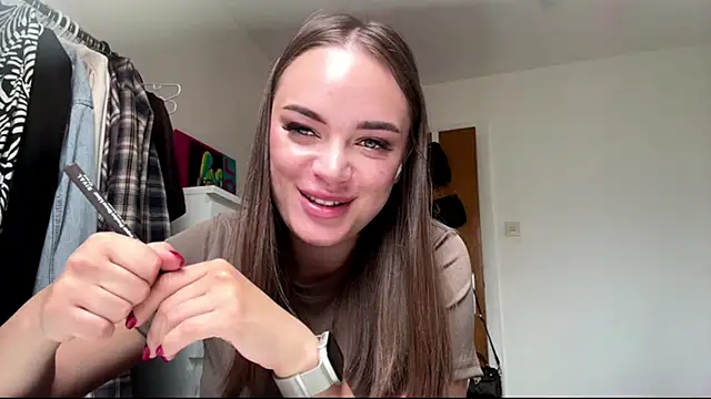 Snapshot of beautifulMira chatting on 06/14/26, 11:11 beautifulMira online show from 06/14/26, 11:11