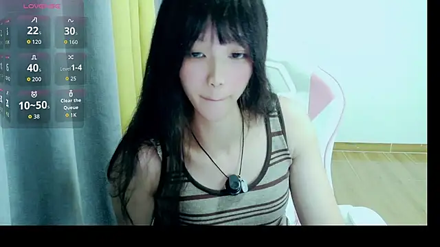Snapshot of Aalala- chatting on 06/23/26, 02:37 Aalala- online show from 06/23/26, 02:37