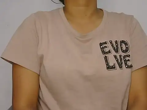 cute kajal90 online show from 06/15/26, 01:00