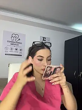 Snapshot of MegaanRouse_ chatting on 08/05/26, 12:43 MegaanRouse online show from 08/05/26, 12:43