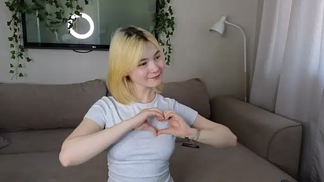 Emily Miu online show from 06/16/26, 02:55