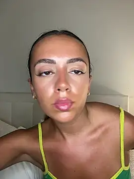 Harrietbronzex online show from 07/16/26, 09:45