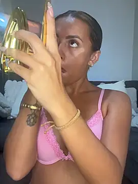 Harrietbronzex online show from 07/23/26, 01:30