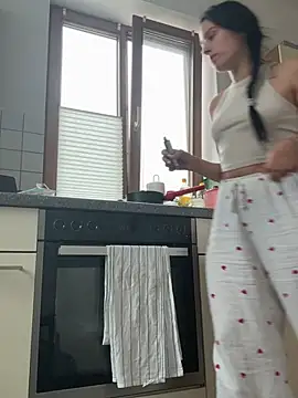 MisssMiaaa17 online show from 07/06/26, 07:48