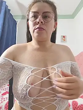 Snapshot of celeste_rivaXXX chatting on 06/27/26, 03:23 celeste rivaXXX online show from 06/27/26, 03:23