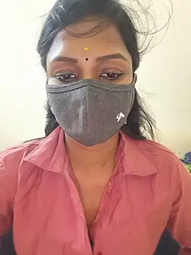 Snapshot of YALINITWO7_TAMIL chatting on 06/18/26, 01:38 YALINITWO7 TAMIL online show from 06/18/26, 01:38